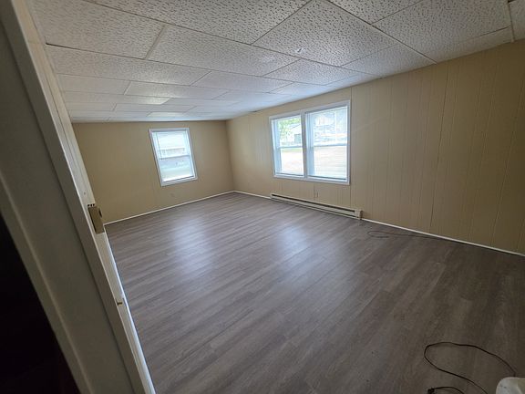 2nd image of 200 N Oregon St