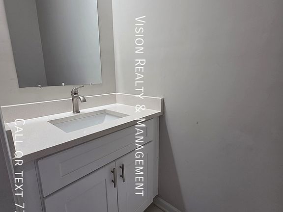 5th image of 8320 Triple Crown Dr