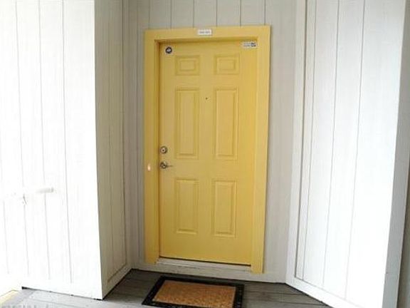 2nd image of 908 Southmoor Dr Unit 206