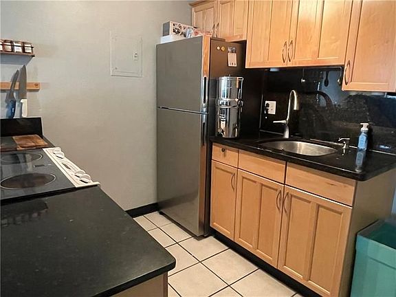 2nd image of 801 NE 18th Ct APT 304