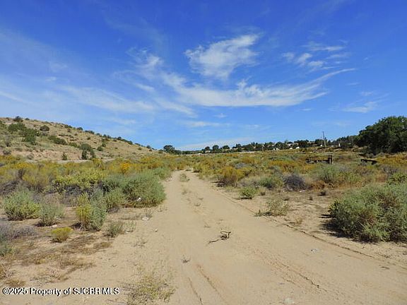 4th image of Nya Pinon Hills Blvd