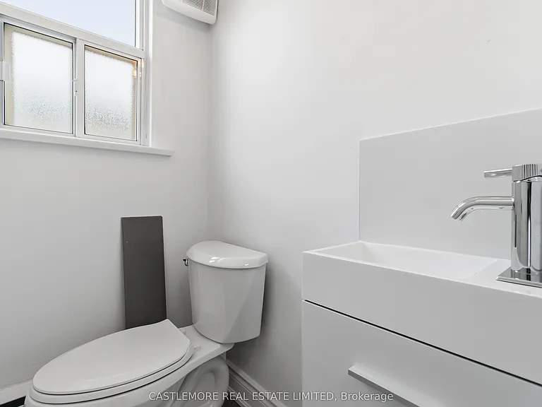 9 Allenby Ave #3 — Photo 10