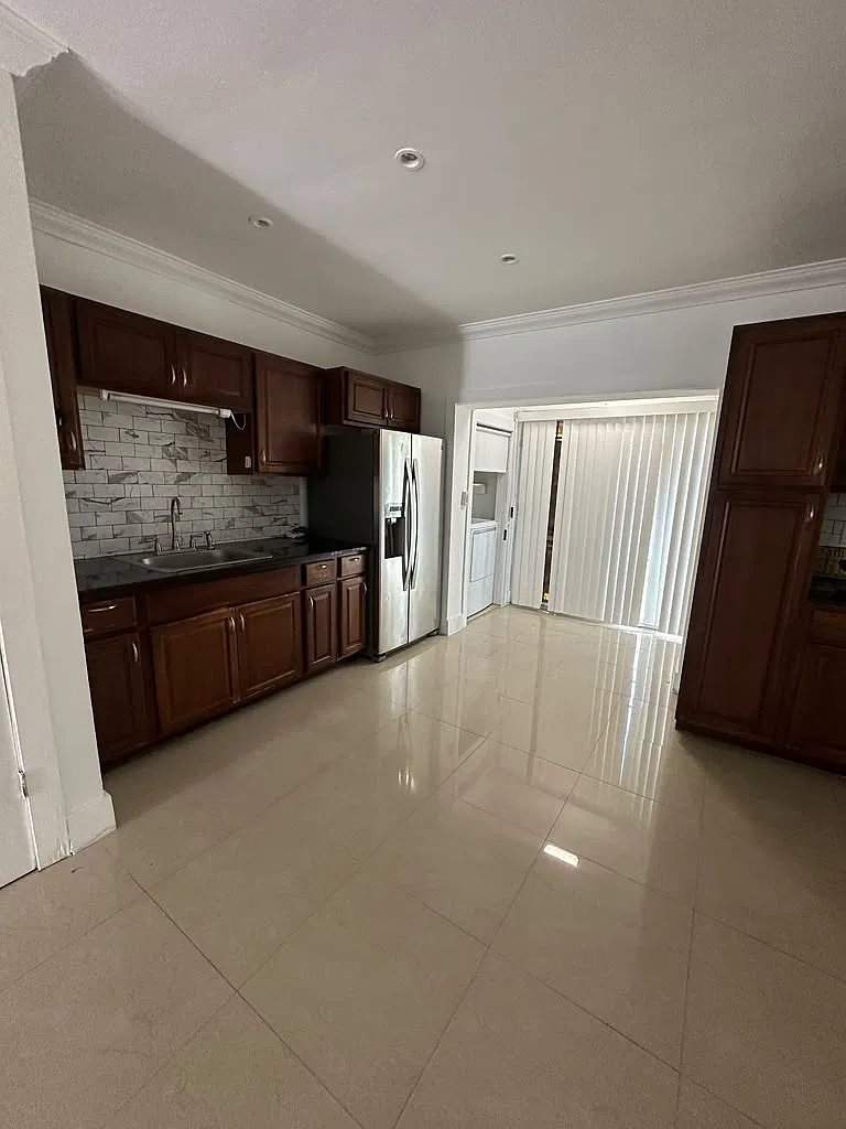 2 bed, 783 sqft, $2,300 — Photo 1
