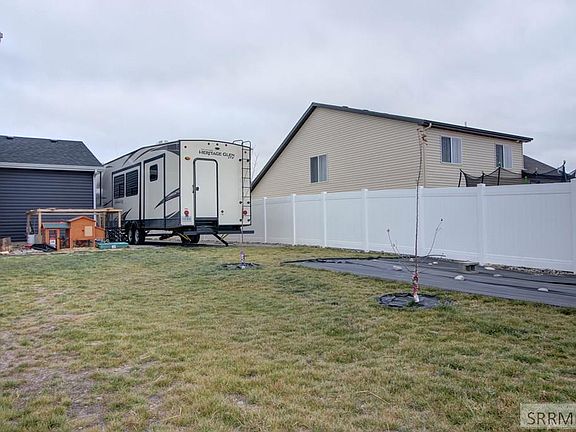3rd image of 2204 S Summerfield Ln