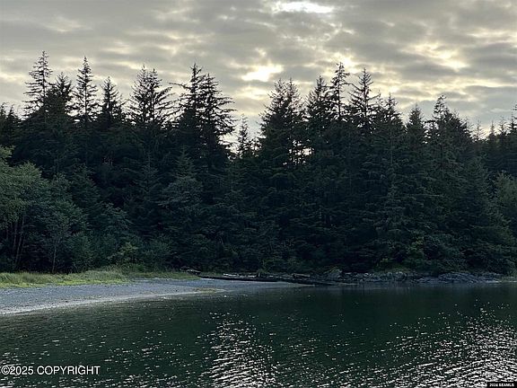 4th image of 17860 Chilkat Rd