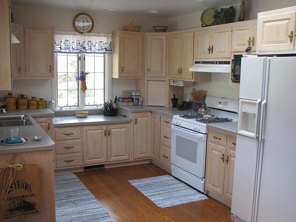 2nd image of 275 Grandview Ave