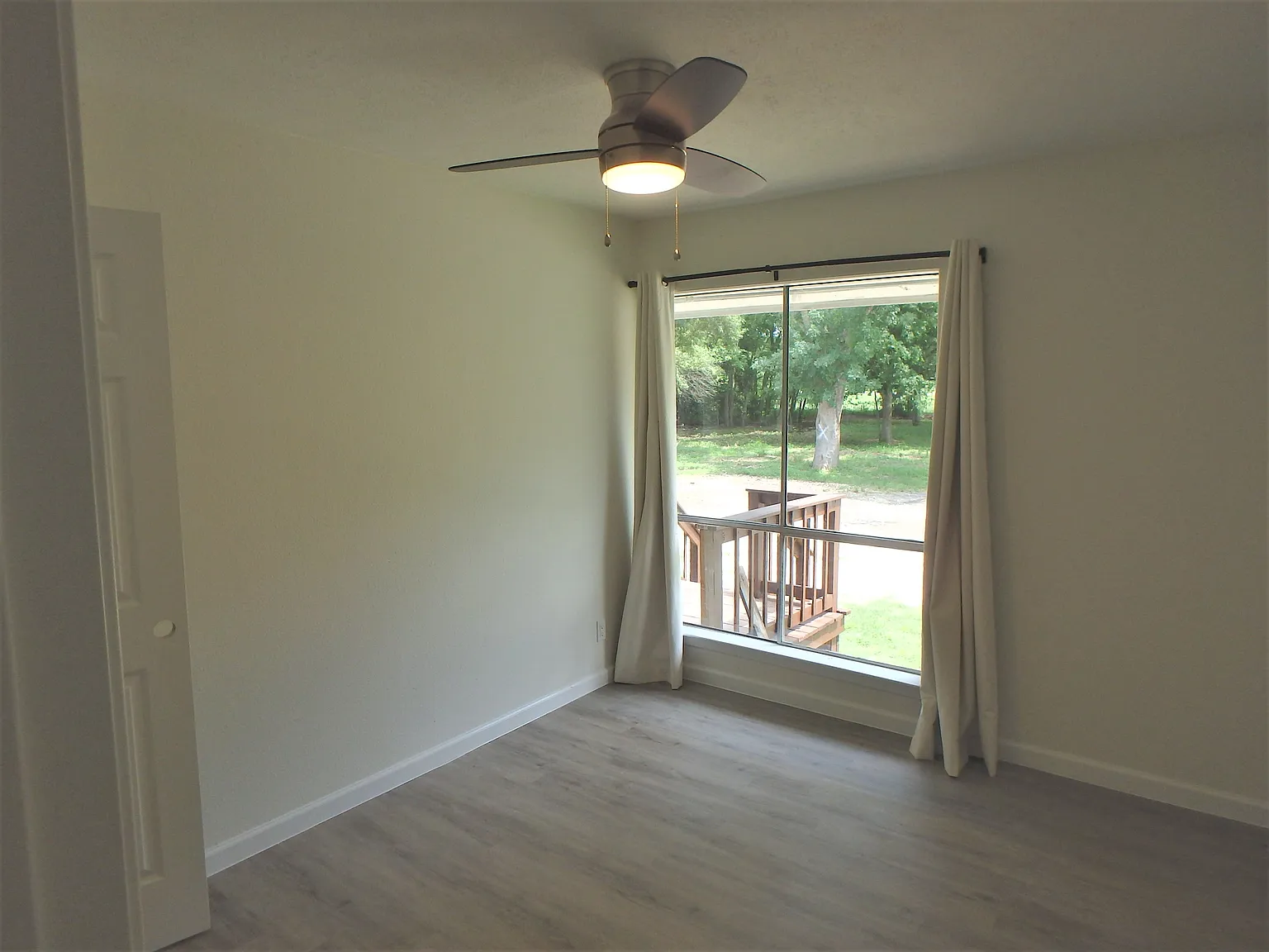 2 bed, 850 sqft, $1,400 — Photo 2