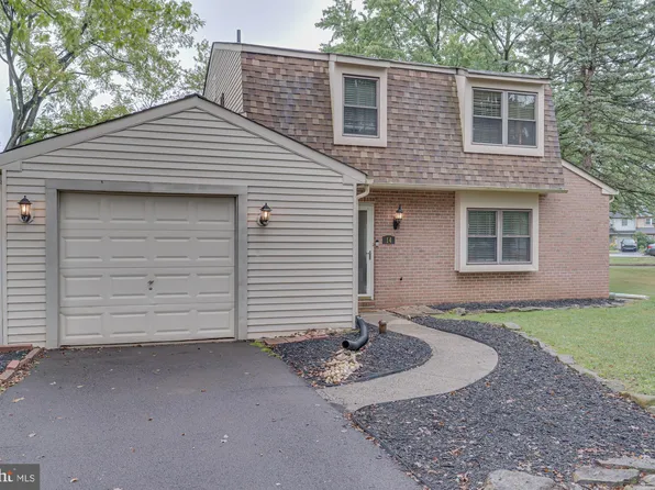 14 Pinetree Ct, Newtown, PA 18940