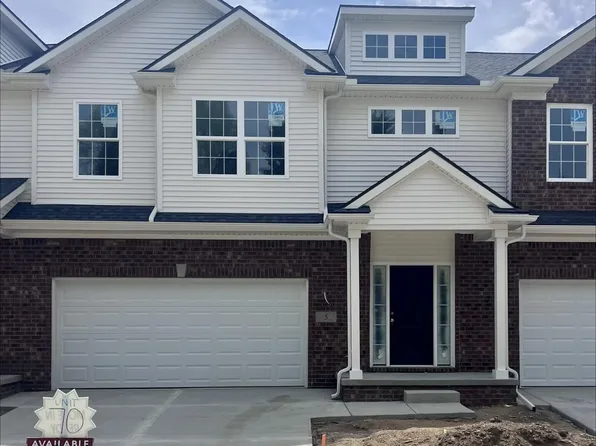 5 Grandview Cir #70, White Lake, MI 48386