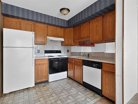4th image of 2600 S Xanadu Way #B