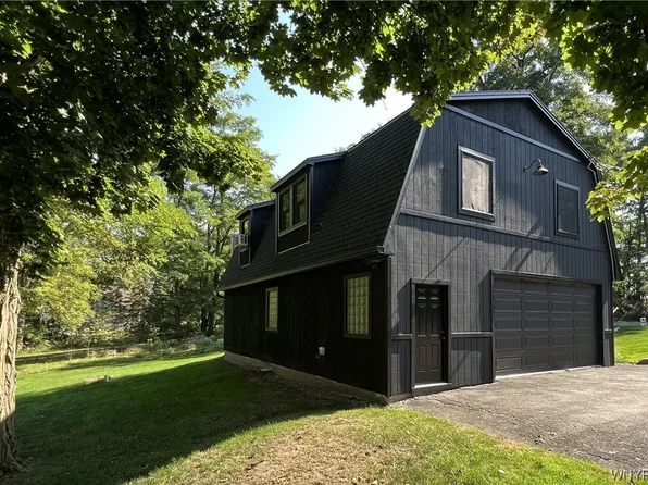 10458 Clarence Center Rd, Clarence, NY 14031