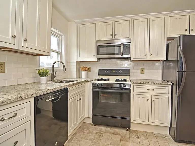 18 Walcott St #1 — Photo 2