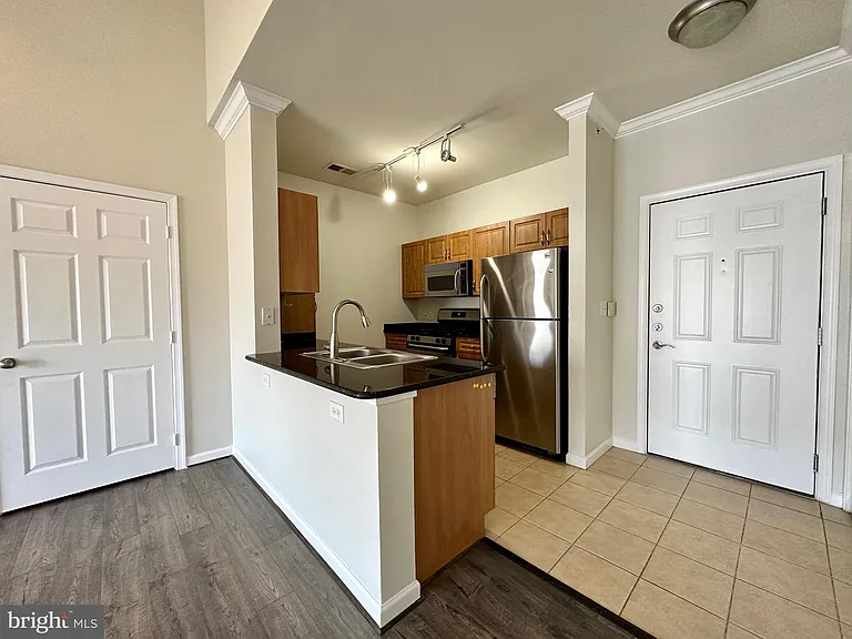 12925 Centre Park Cir #405 — Photo 7
