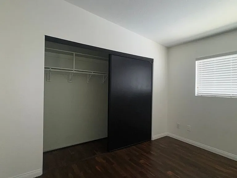 5250 Bellingham Ave — Photo 8