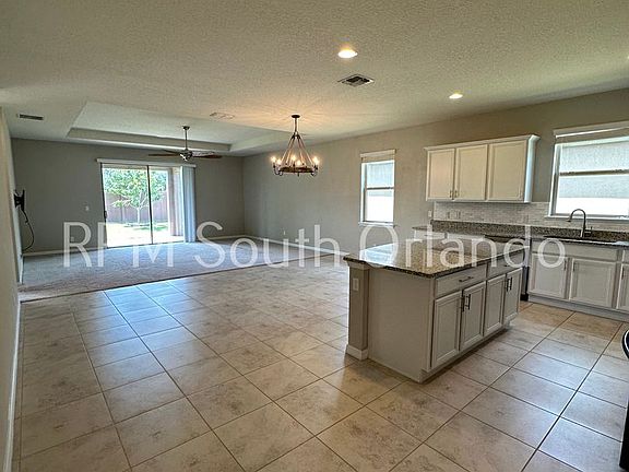 4th image of 2641 Mead Ave