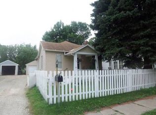 729 W 8th St, Fremont, NE 68025