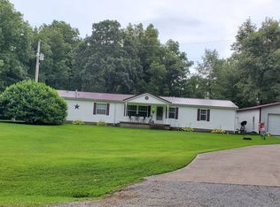 1476 County Road 900 N, Fairfield, IL 62837