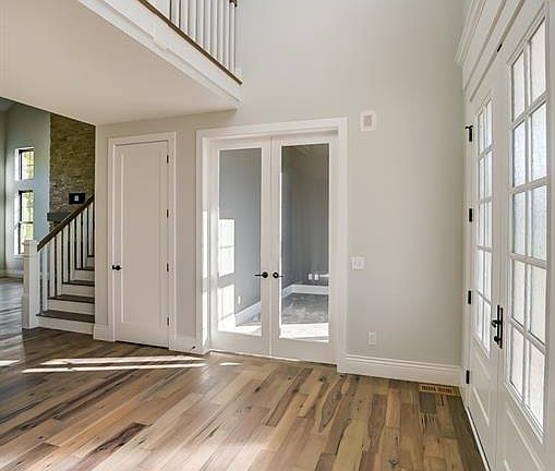 4th image of 4237 Thornbury Ct