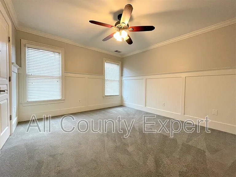 895 Lenox Ct NE — Photo 19