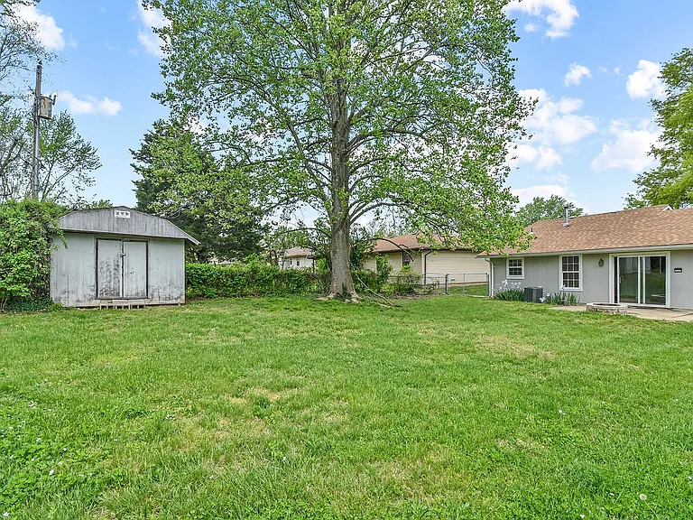 2626 W Hanover Dr — Photo 31
