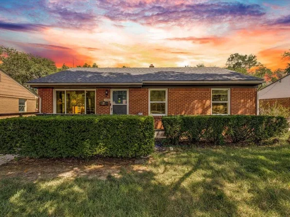 1920 S Fabrique Dr, Wichita, KS 67218