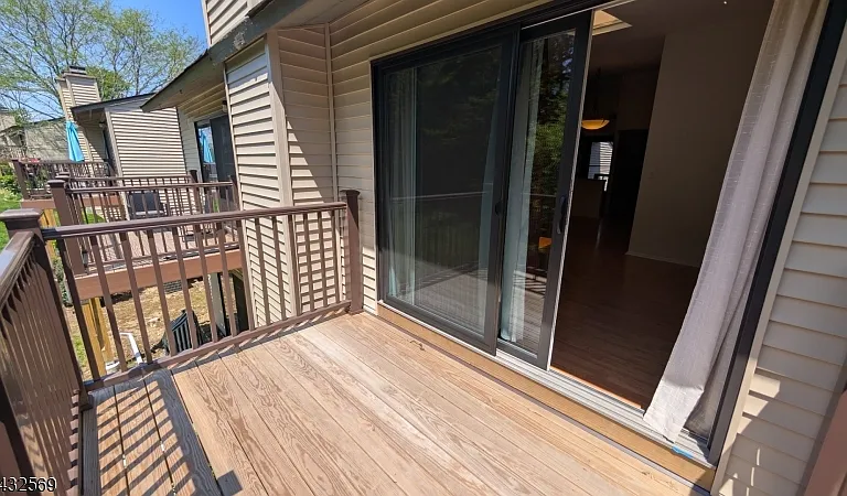 2010 Spruce Hills Dr — Photo 15