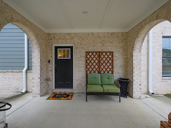 3rd image of 851 Griffin Park Cir