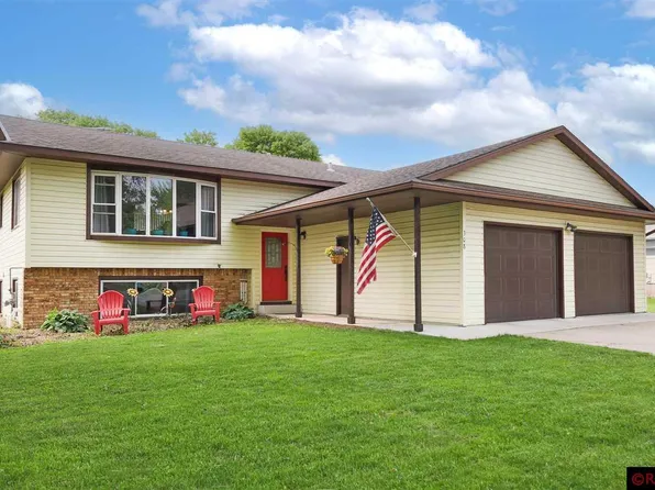 308 18th Ave NE, Waseca, MN 56093