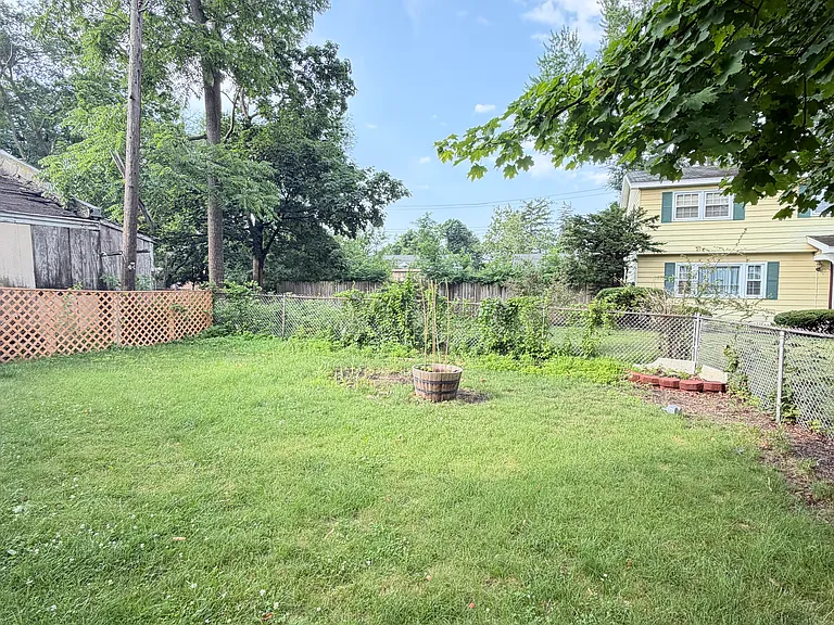 10 Idlewild Park #2 — Photo 13