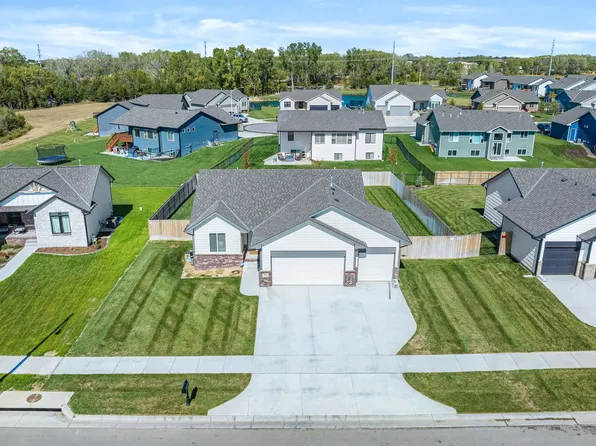 836 Bellows St, Derby, KS 67037