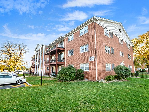 2nd image of 6135 W 94th St APT C7