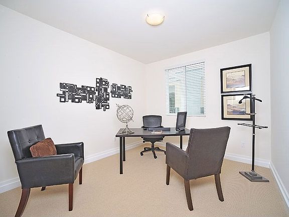 5th image of 2512 28th St APT 107