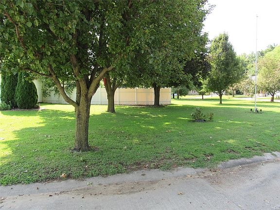 4th image of 5100 Sheila Dr