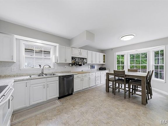 2nd image of 427 Timber Dr