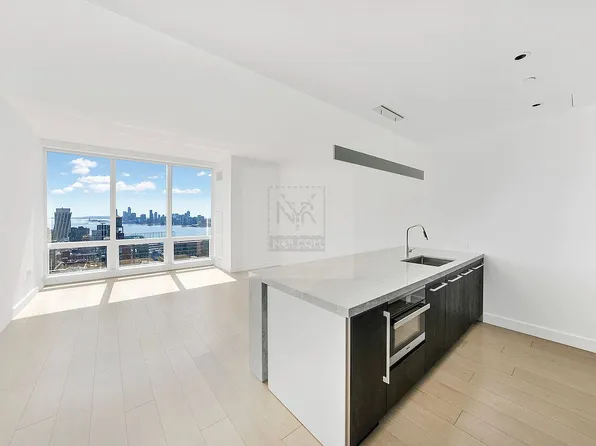 15 Hudson Yards #32B, New York, NY 10001