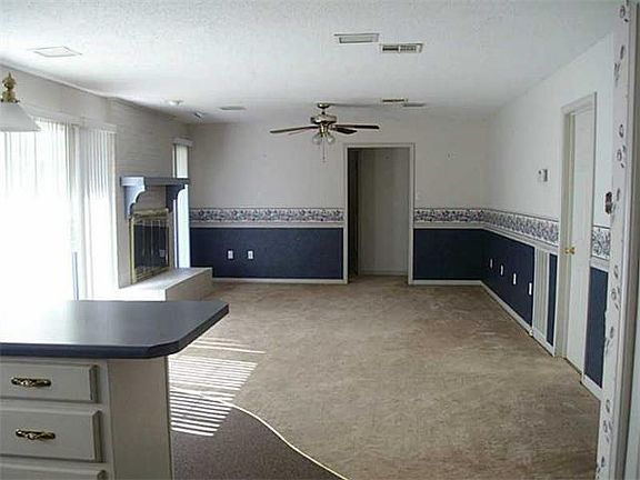 4th image of 115 Fischer Dr