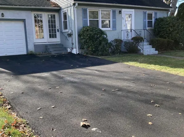 42 Wyckoff Ave, Waldwick, NJ 07463