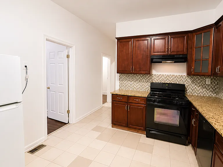 43 Treacy Ave #1AA — Photo 5
