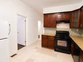 43 Treacy Ave, Newark, NJ