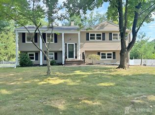 12 Ziff Ln, Princeton Junction, NJ 08550