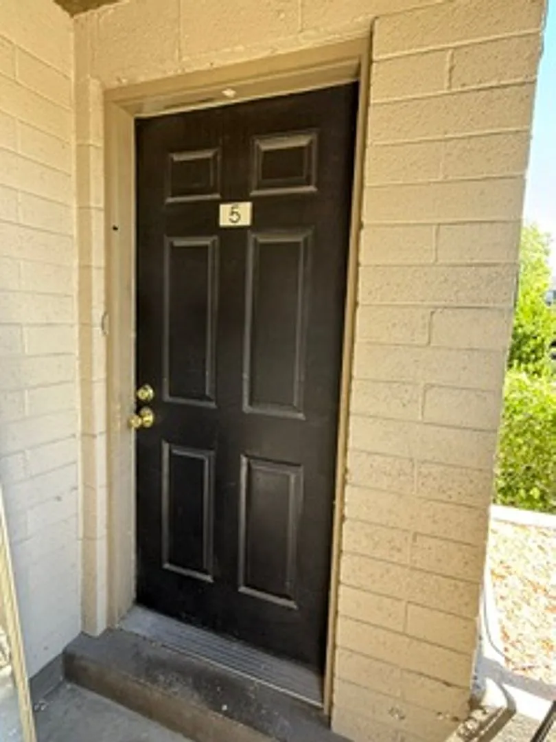 868 Ramona Ave — Photo 2