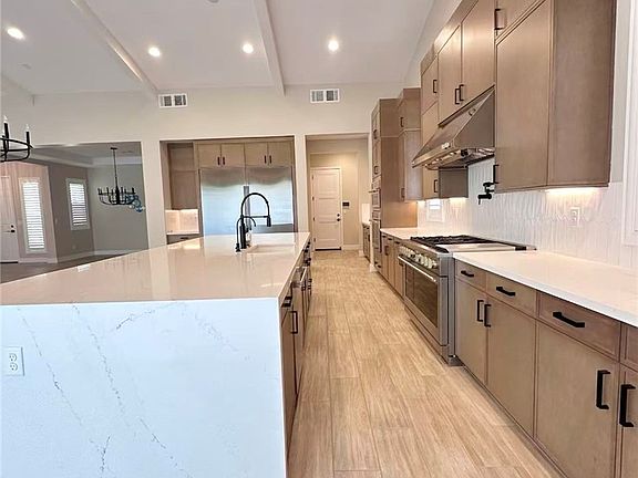 4th image of 5569 Artex Ave