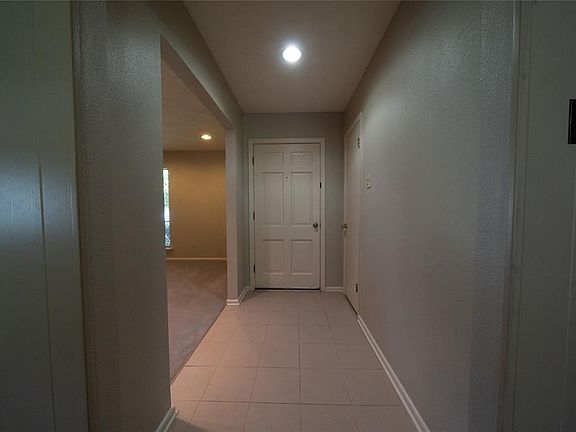 3rd image of 2310 Larchmont Dr
