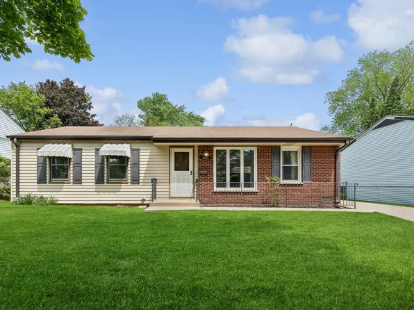 1230 Sarasota Dr, Wheeling, IL 60090