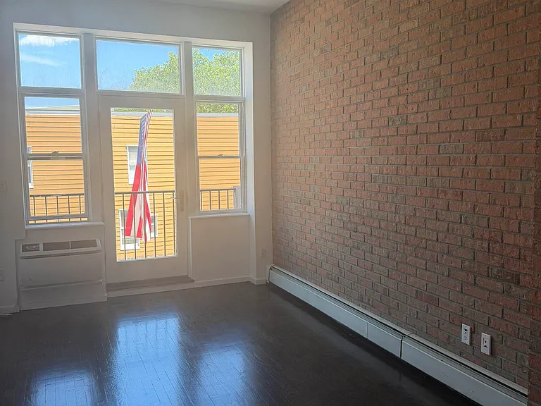 551 Lorimer St #PENTHOUSE — Photo 4