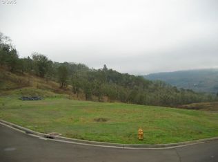 2111 NE Alabaster Ave, Roseburg, OR 97470