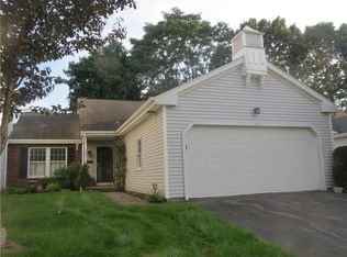 45 Harbor Hill Dr, Rochester, NY 14617