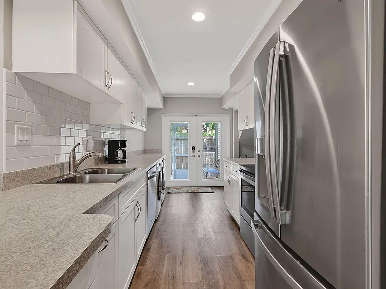 11521 Landing Pl #E1 — Photo 7