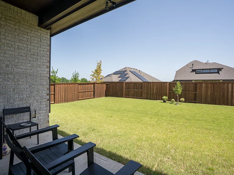 4370 Lavina Ln — Photo 32