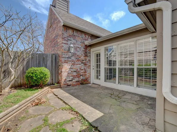 8208 S Delaware Pl E, Tulsa, OK 74137